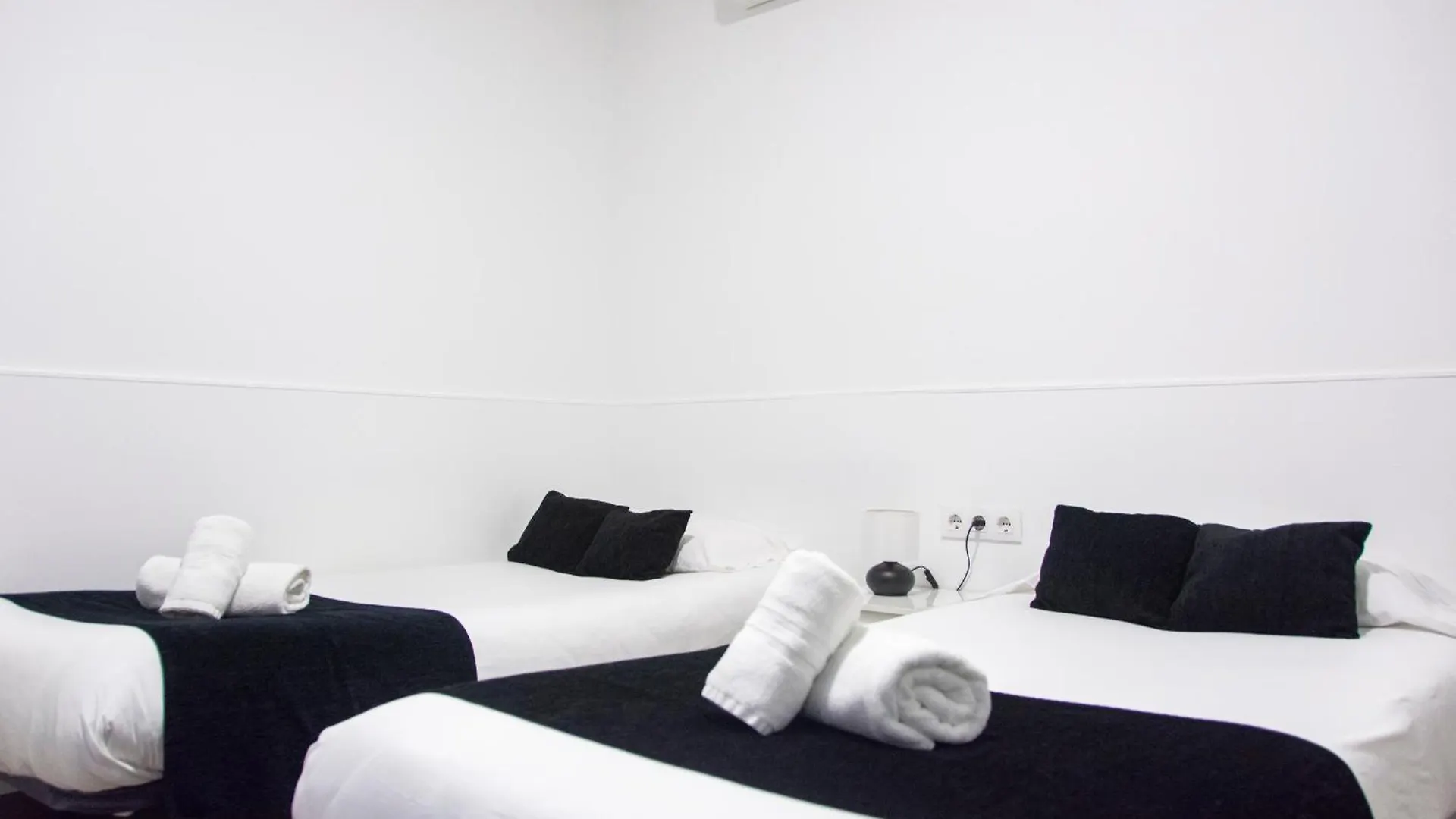 Laramond Barcelona Rooms Spain