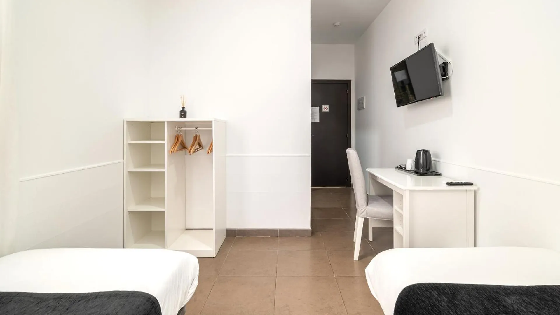 Laramond Barcelona Rooms Spain