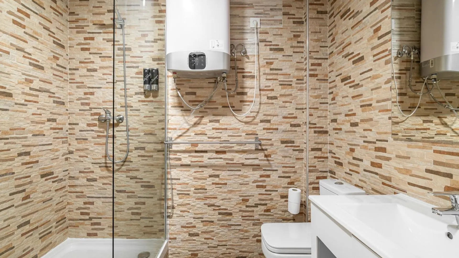 Guest house Laramond Barcelona Rooms