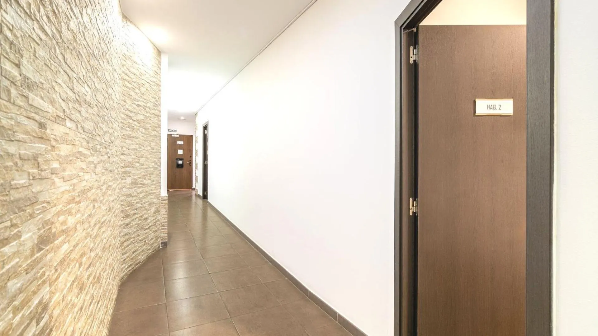 Laramond Barcelona Rooms