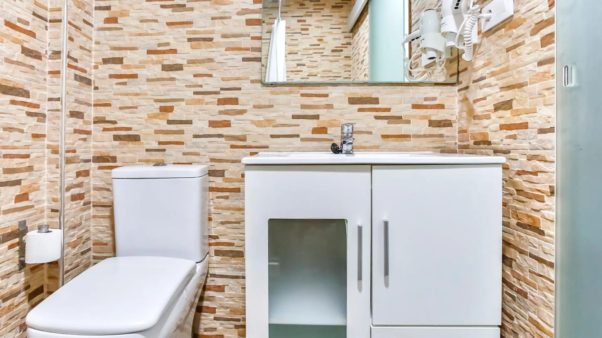 Laramond Barcelona Rooms Spanien