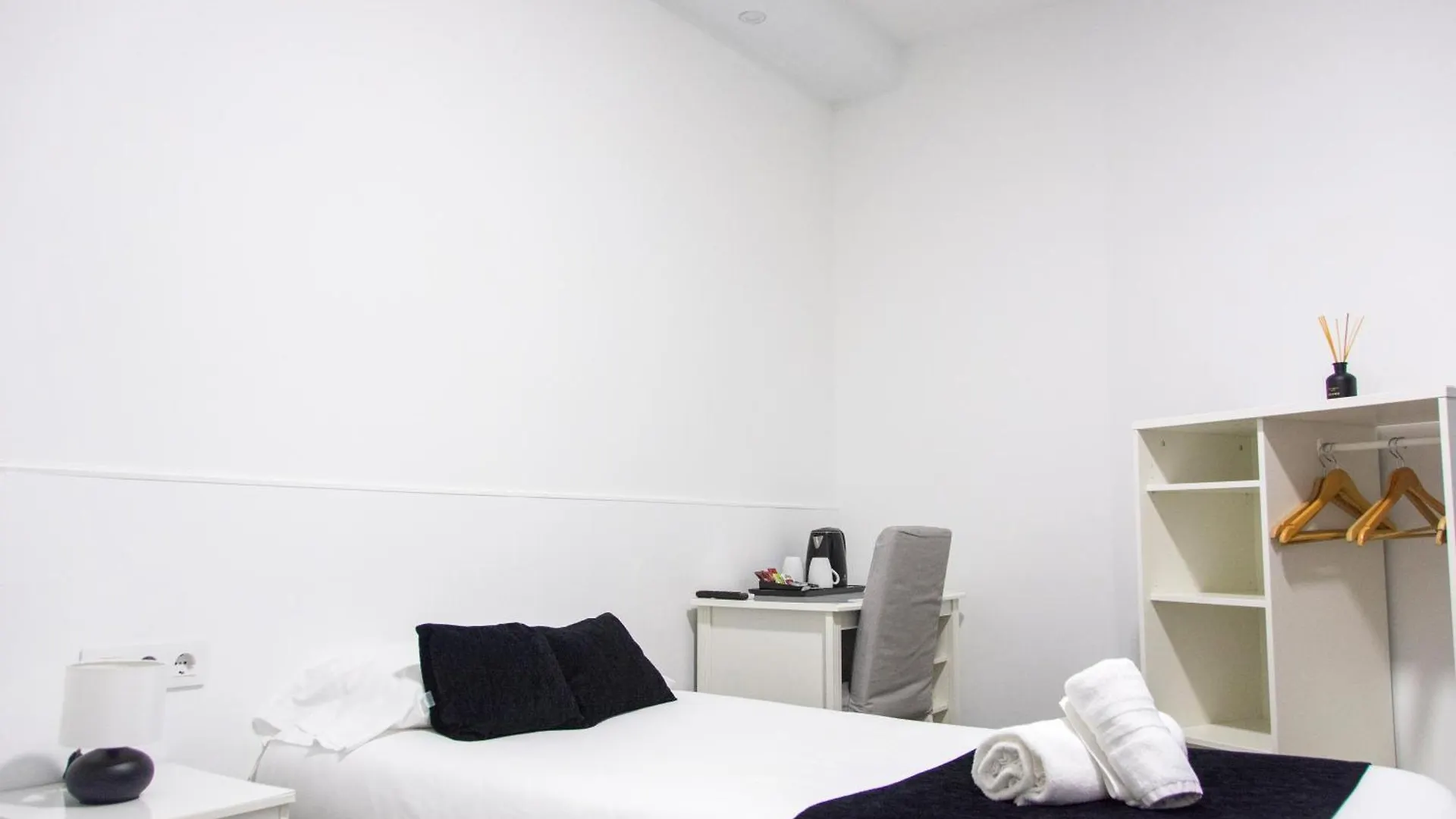 Laramond Barcelona Rooms