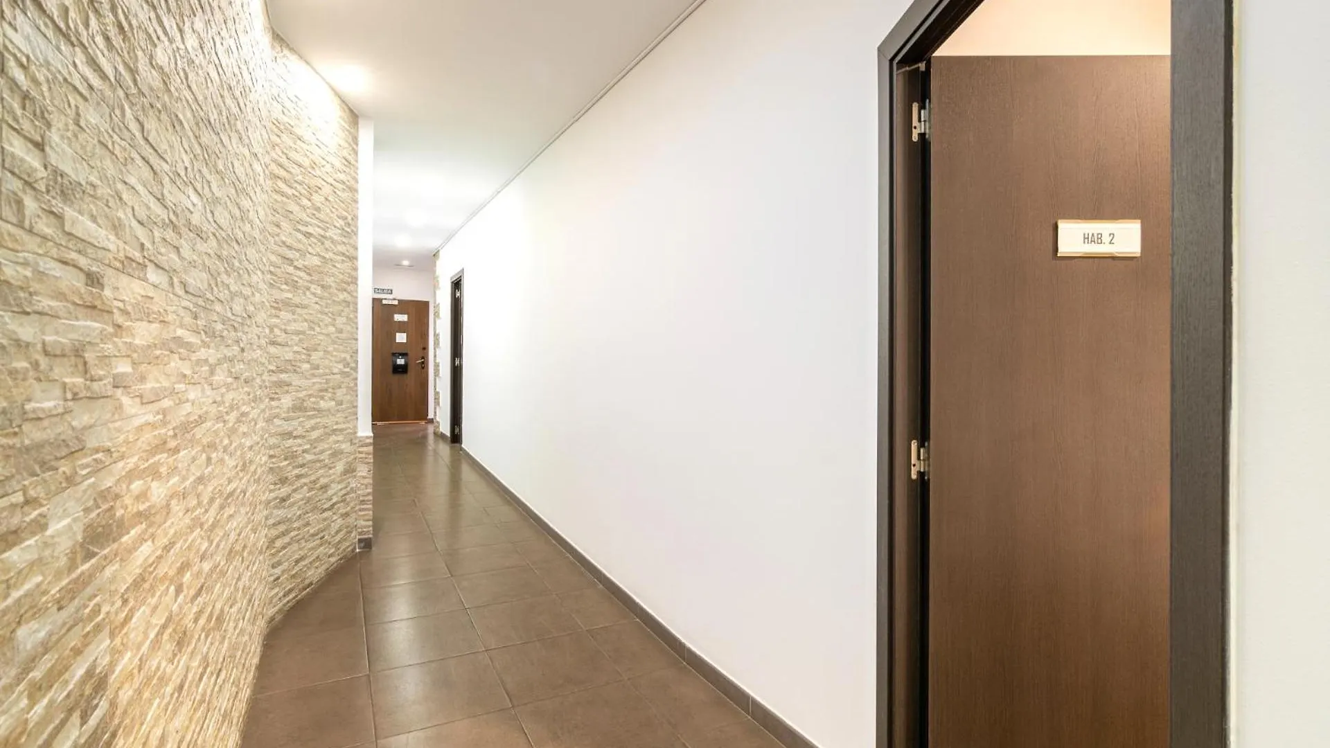 Laramond Barcelona Rooms
