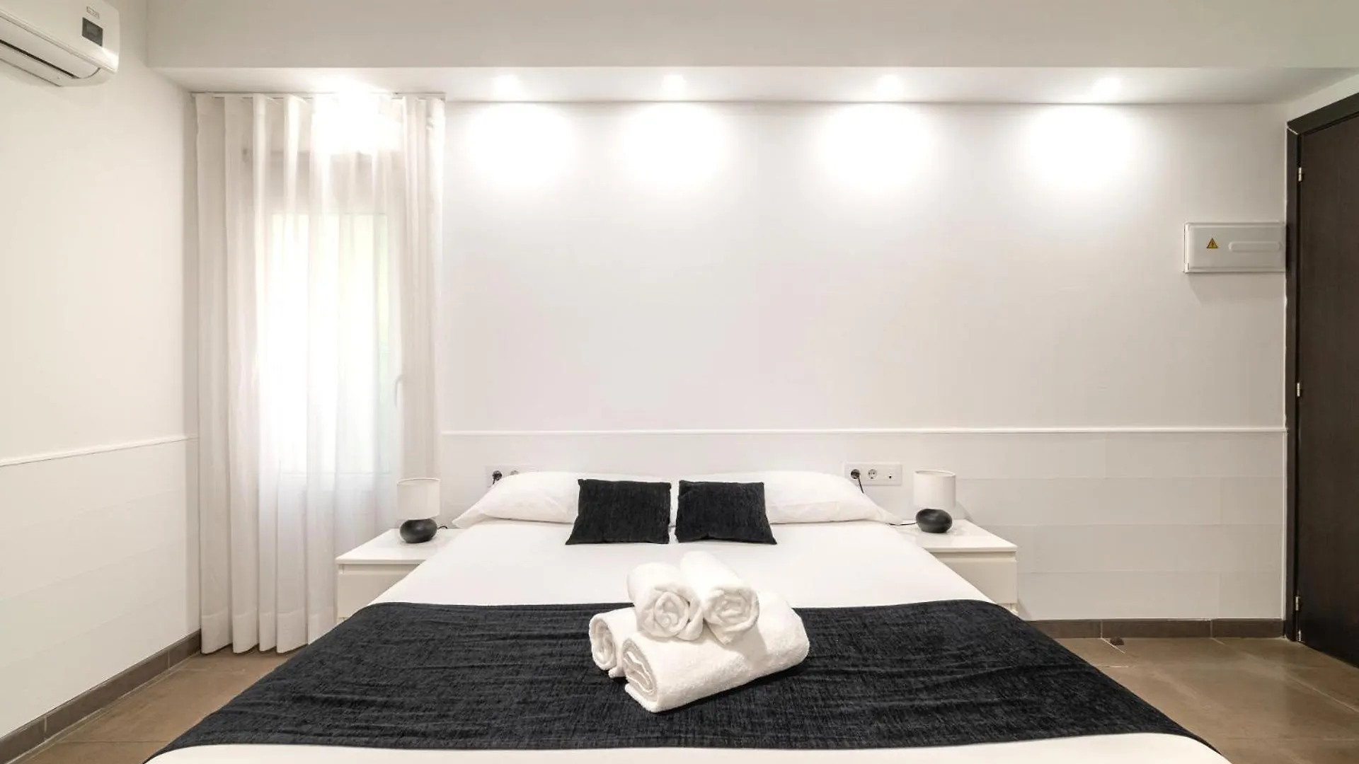 Laramond Barcelona Rooms 3*,