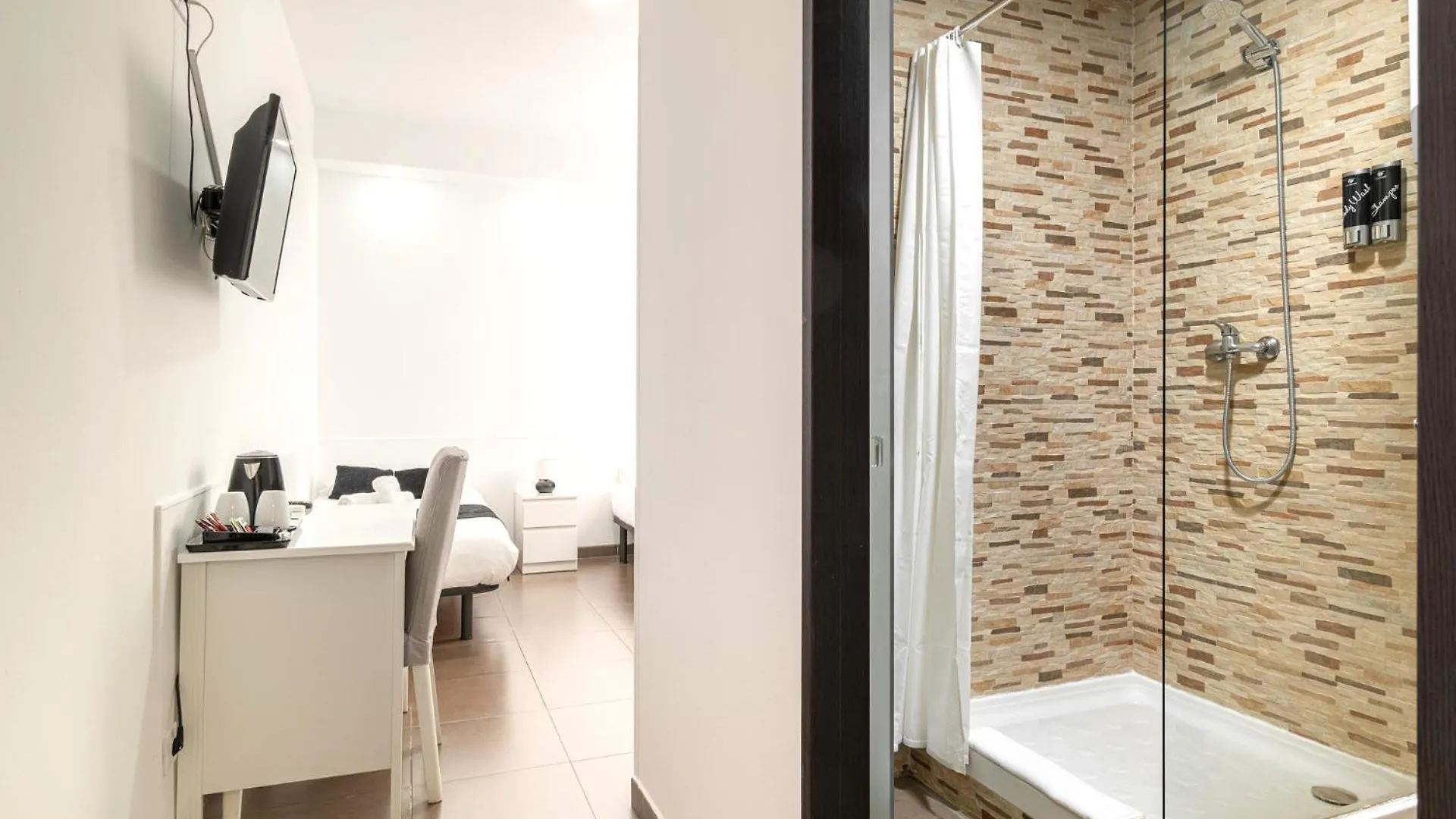 Laramond Barcelona Rooms