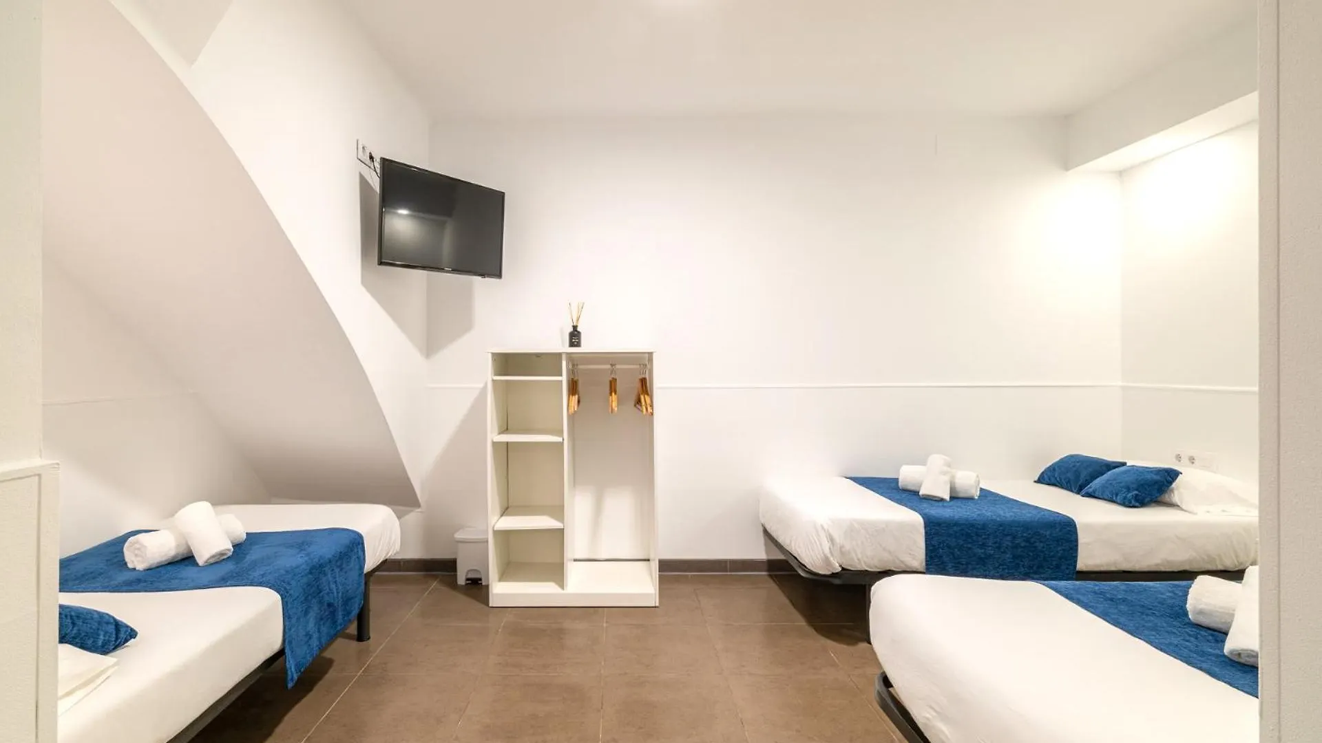 Laramond Barcelona Rooms 3*,  España