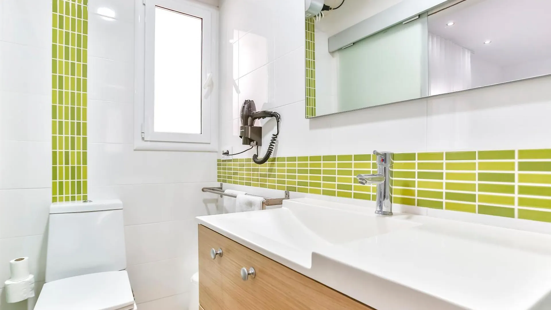 Laramond Barcelona Rooms 3*,